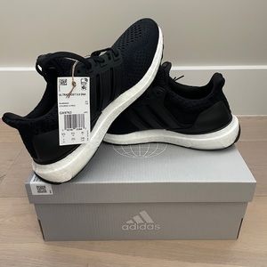 NEW Adidas Ultraboost 5.0 DNA J - Size 7 Youth / Women’s 8 / Mens 7